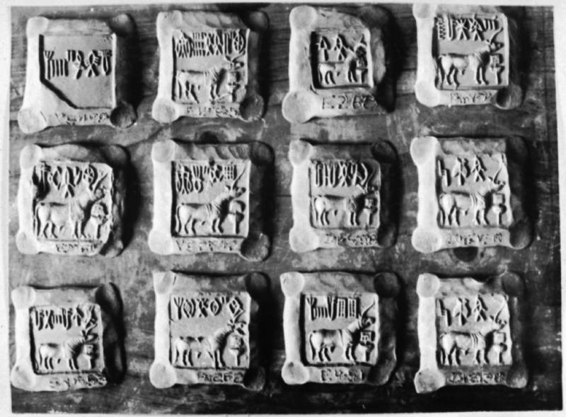 Indus Valley artefacts — seals and weights from Mohenjo-daro excavations